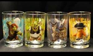 На 12 мільйонах склянок зі 