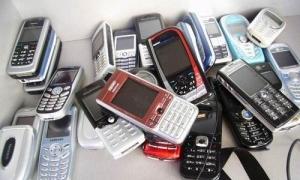 Податкова міліція зупинила незаконний продаж стільникових телефонів 