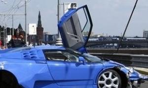 У Москві під час автошоу розбили Bugatti