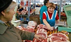 Закупівельна ціна на свинину знижується, а на ринках м'ясо не дешевшає