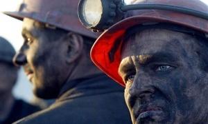 Шахта зі 105 шахтарями загорілася на Донеччині