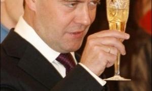 Дмитро Медведєв знову 