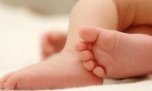 Мати ледь не забила 4-річного сина, бо той її дратував