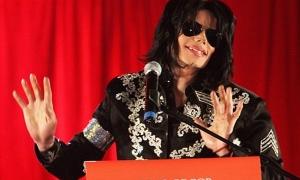 Джексона поховають без мозку