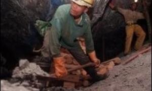 У ПАР дев'ятеро людей стали жертвами обвалення шахти