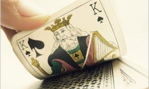 На Кіпрі заарештували банду бабусь-картярів