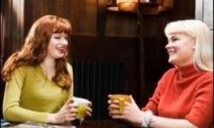 Учені з'ясували, що жінкам корисно пліткувати