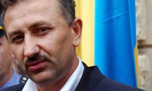 Екс-суддя Зварич судиться з газетою, яка назвала його посівальником