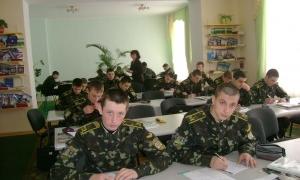До режиму військового ліцею дівчата адаптуються краще, ніж хлопці