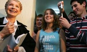 Тимошенко скасувала введення платних послуг для студентів