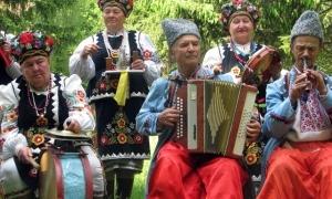 Фестиваль троїстих музик проходить у Верховині на Прикарпатті