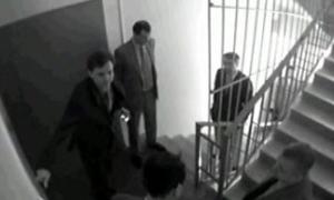 Міністр Павленко побив документами директора готелю