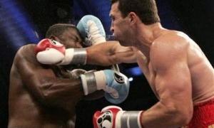 Володимир Кличко нокаутував Пітера у 10 раунді