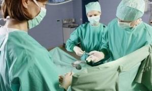 Рада відмовилася надати лікарям і вчителям статус держслужбовців