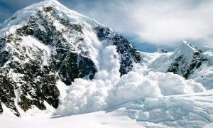 Внаслідок сходження лавин в Афганістані загинули 157 людей