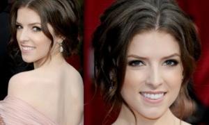 Жінка змінює більше 100 зачісок протягом життя