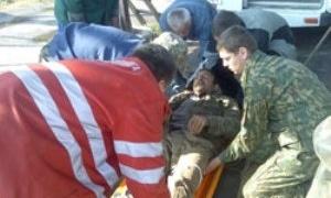 На Київщині бійці МНС витягли з шахти резервуара травмованого робітника