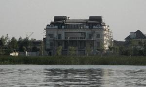 У Дніпропетровську зливи підтопили десятки будинків