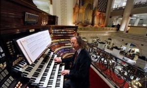 Гігантський орган звучить двічі на день   