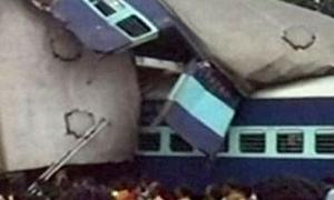 В результаті зіткнення поїздів в Індії загинуло більше 55 людей