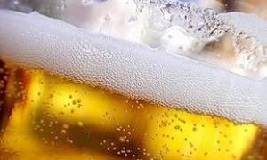 У Білорусі заборонили пити пиво у громадських місцях