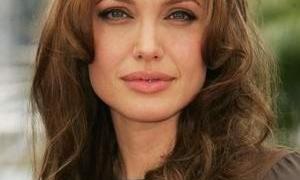 Анджеліна Джолі обігнала Дженіфер Еністон