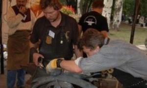 У Донецьку на ковальському фестивалі відкрили міст дружби з Москвою