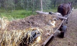 Під купою органічного добрива намагалися перевезти контрабанду текстилю