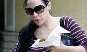 Мати вісьмірнят зробила пластичну операцію під Анджеліну Джолі і реєструє бренд 