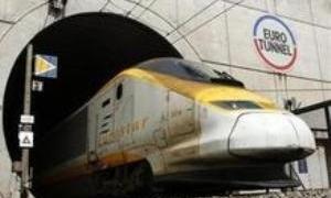 Рух потягів через тунель під Ла-Маншем скасували на невизначений час