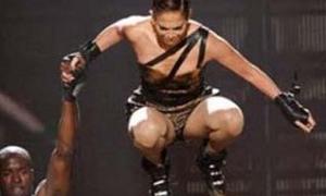 Дженніфер Лопез впала під час церемонії American Music Awards