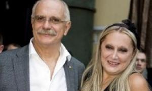 Нікіта Міхалков пішов від дружини