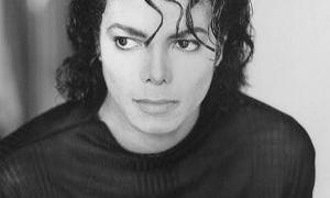 Майкл Джексон помер від передозування