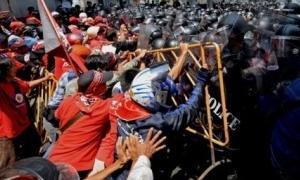 Опозиція Таїланду добровільно здалася владі