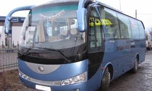 Автобус з 20-ма пасажирами витягнули з кювету волинські рятувальники