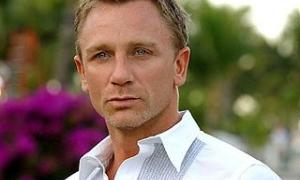 Джеймс Бонд - Деніел Крейг став морозивом, щоб задовольнити британських жінок