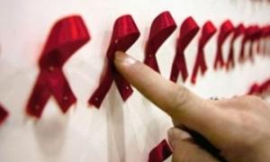 У Маріуполі висадять червону стрічку з квітів в честь загиблих від СНІДу