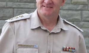 Новий міністр оборони наказав звільнитися всім начальникам