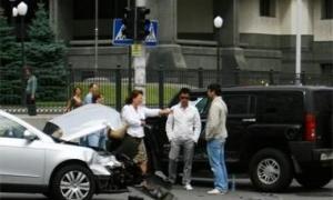 В центрі Києва наречений Ані Лорак потрапив у ДТП