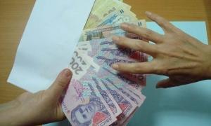 Рада знову перенесла набуття чинності законів проти корупції