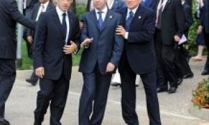 Після вечері лідерів G8 Медведєв ледве тримався на ногах