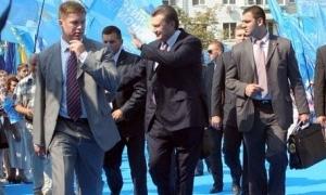 Україна між 