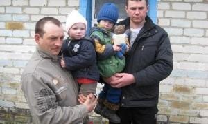 Волинянин разом із товаришем виніс із палаючої хати двох дітей