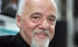 Пауло Коельйо друкуватимуть на футболках