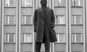 Леніна пропонують судити на 139-й день народження