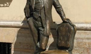 В Одесі поставили пам'ятник Остапу Бендеру