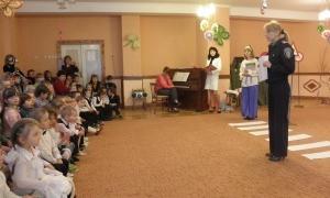 ДАІ навчали дошкільнят Луцька Правилам дорожнього руху