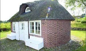 Хату-”каченя” продають за 4,8 мільйона євро