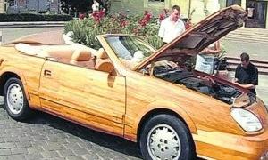 Чернівчанин «вистругав» дубовий кабріолет
