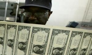 Падіння долара зруйнує світову економіку